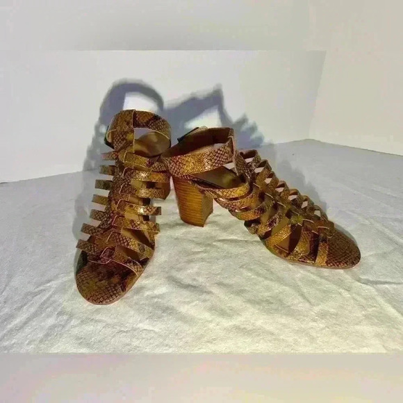Strappy Heels Snakeskin Design —NEW - Picture 3 of 16
